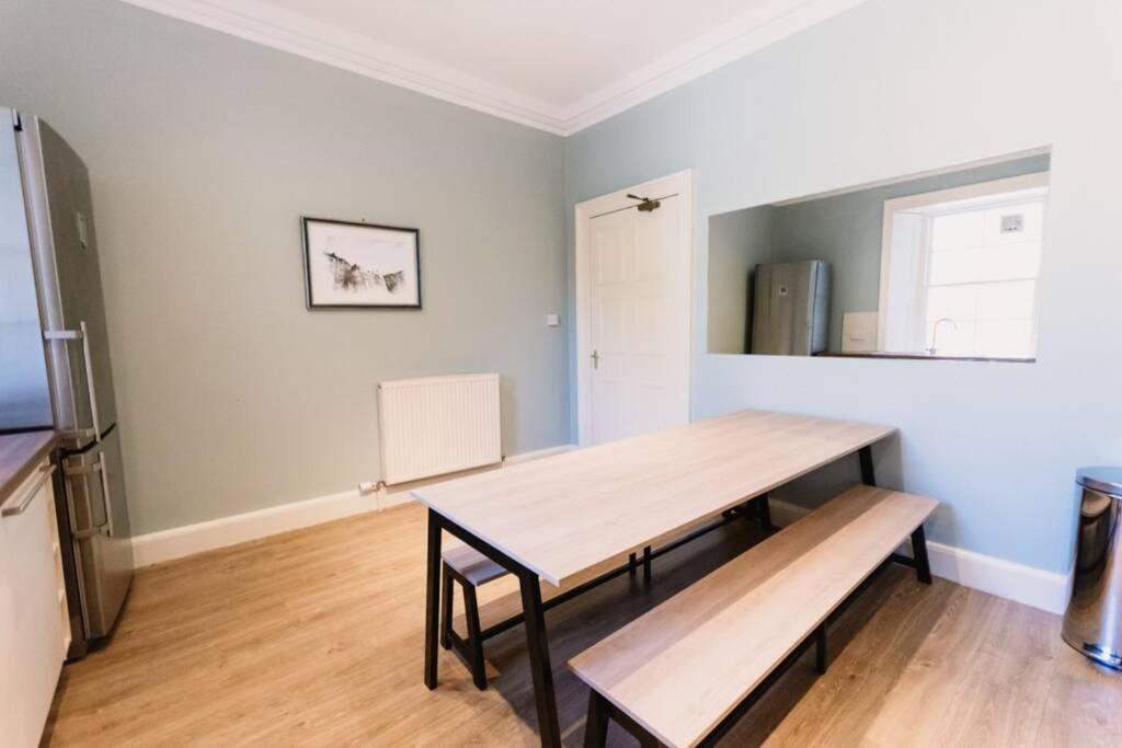 Wallace Apartment - A Unique Apartment In Countryside Park With Wifi And Access To Bar And Pool Perth Buitenkant foto