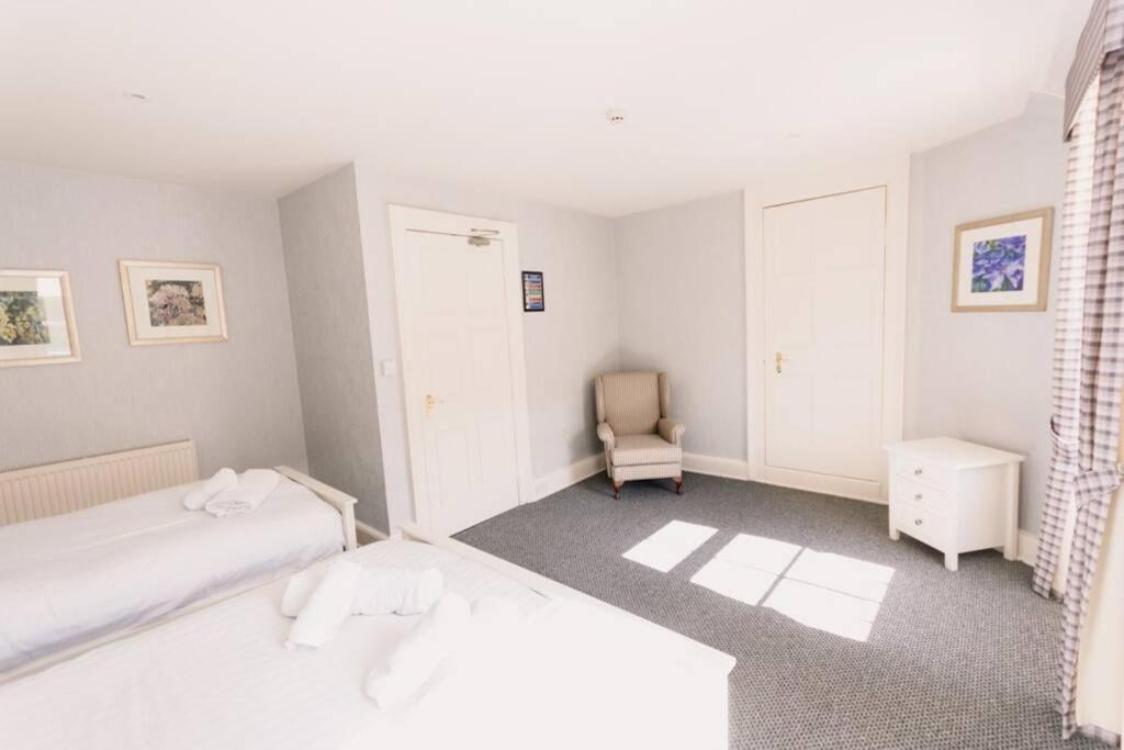 Wallace Apartment - A Unique Apartment In Countryside Park With Wifi And Access To Bar And Pool Perth Buitenkant foto