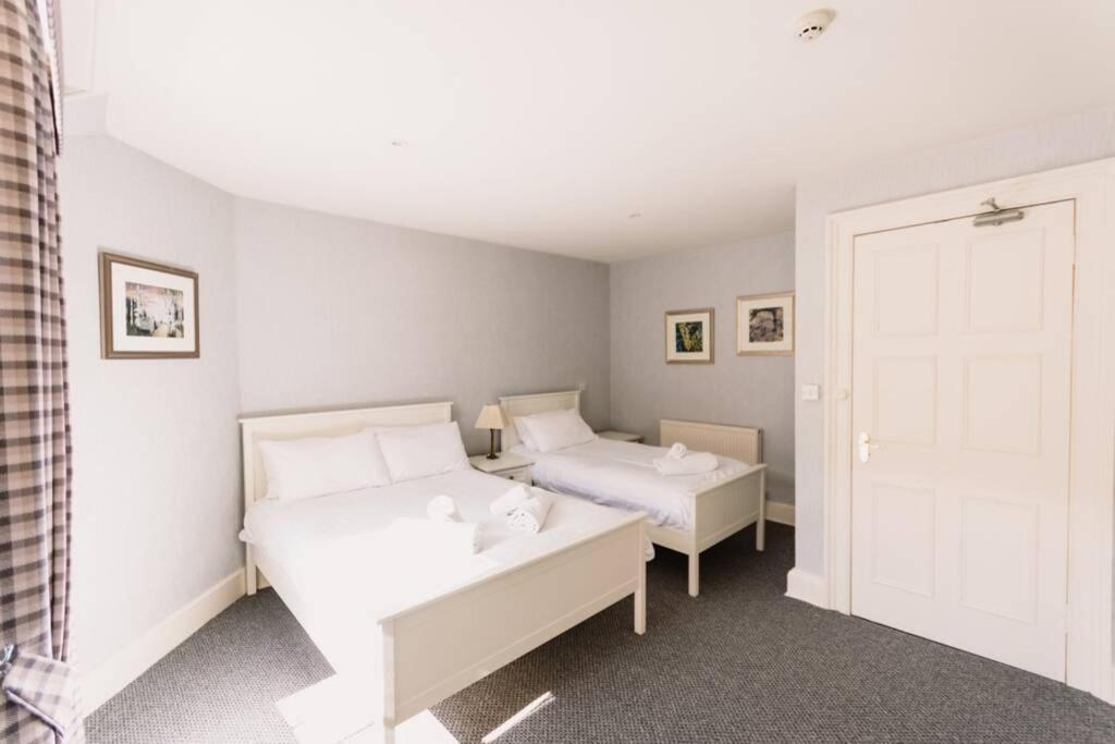 Wallace Apartment - A Unique Apartment In Countryside Park With Wifi And Access To Bar And Pool Perth Buitenkant foto