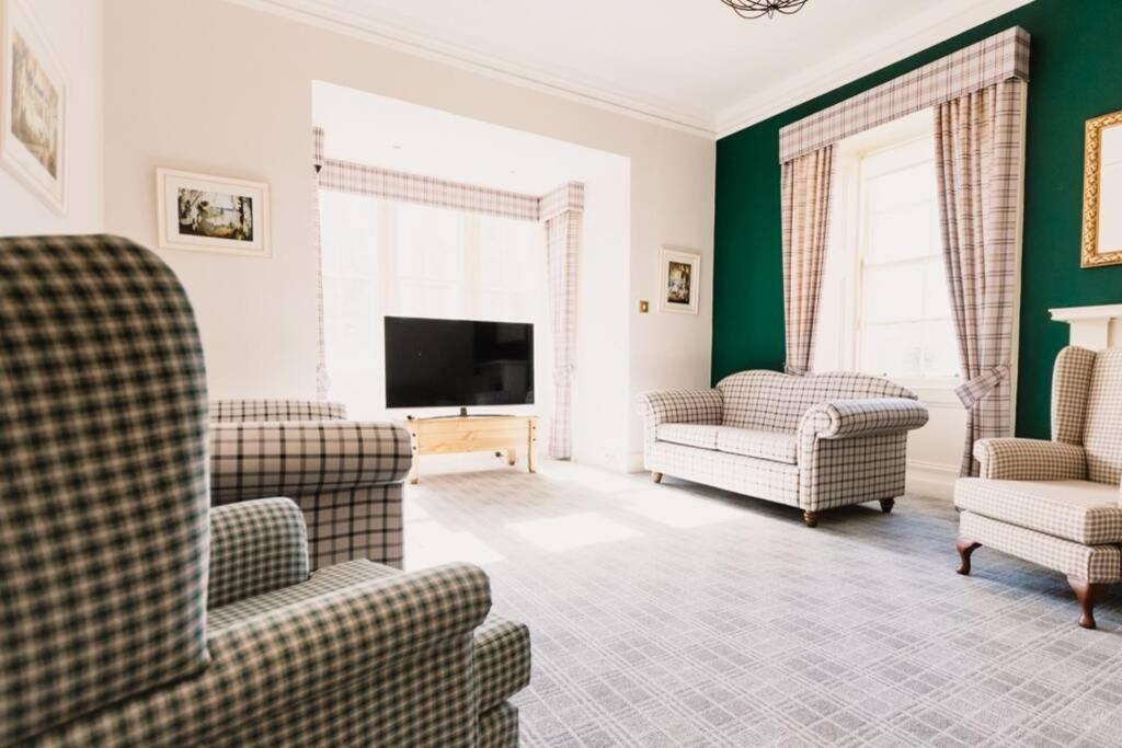 Wallace Apartment - A Unique Apartment In Countryside Park With Wifi And Access To Bar And Pool Perth Buitenkant foto