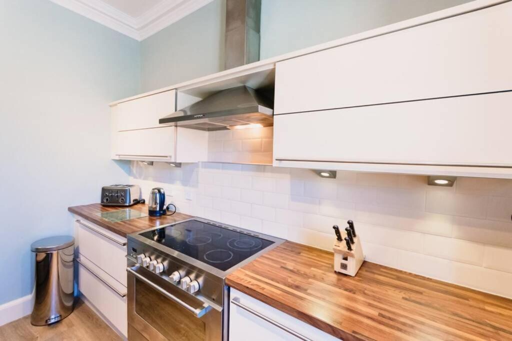 Wallace Apartment - A Unique Apartment In Countryside Park With Wifi And Access To Bar And Pool Perth Buitenkant foto