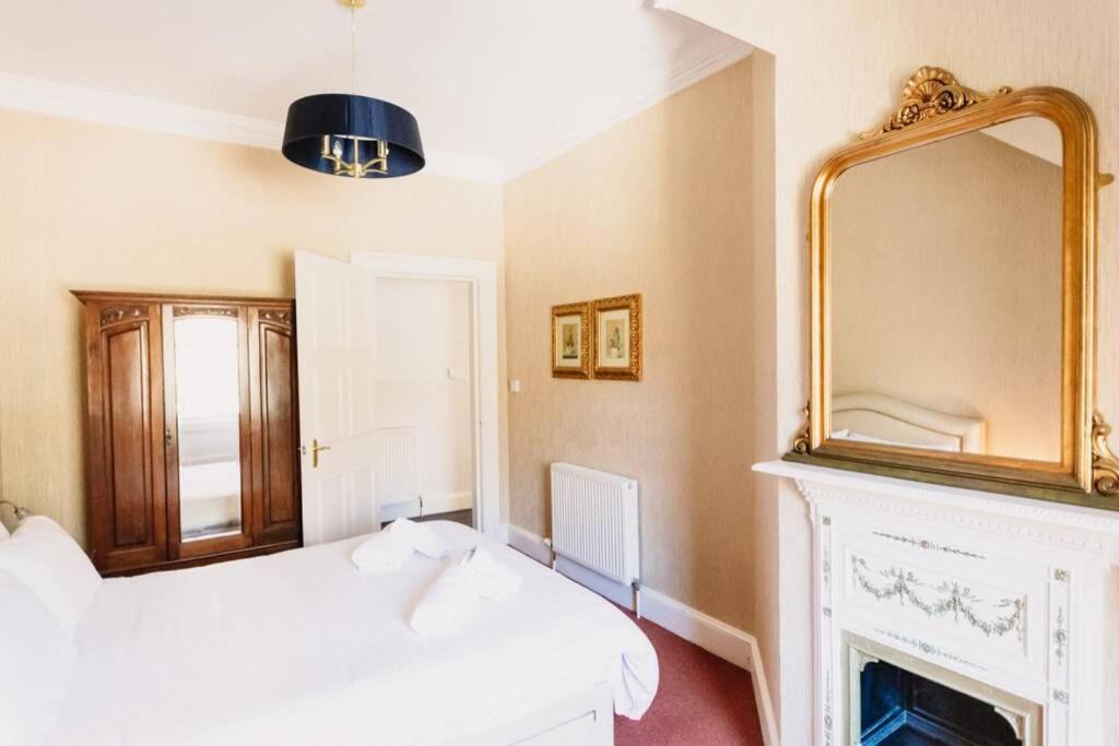 Wallace Apartment - A Unique Apartment In Countryside Park With Wifi And Access To Bar And Pool Perth Buitenkant foto