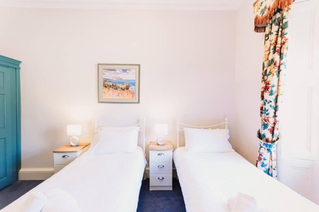 Wallace Apartment - A Unique Apartment In Countryside Park With Wifi And Access To Bar And Pool Perth Buitenkant foto