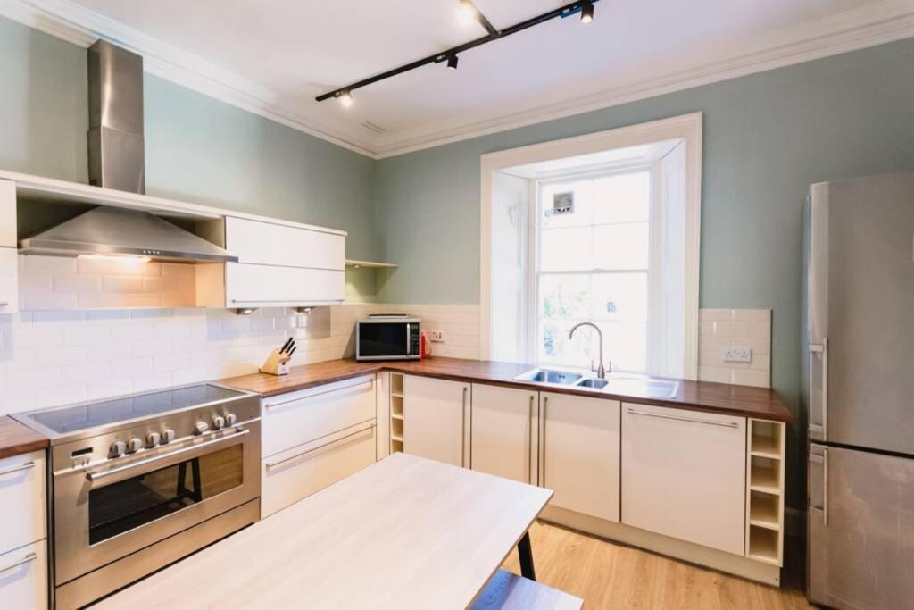 Wallace Apartment - A Unique Apartment In Countryside Park With Wifi And Access To Bar And Pool Perth Buitenkant foto