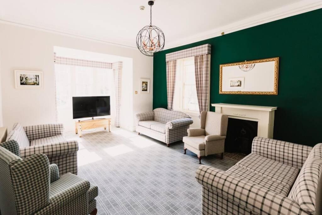 Wallace Apartment - A Unique Apartment In Countryside Park With Wifi And Access To Bar And Pool Perth Buitenkant foto